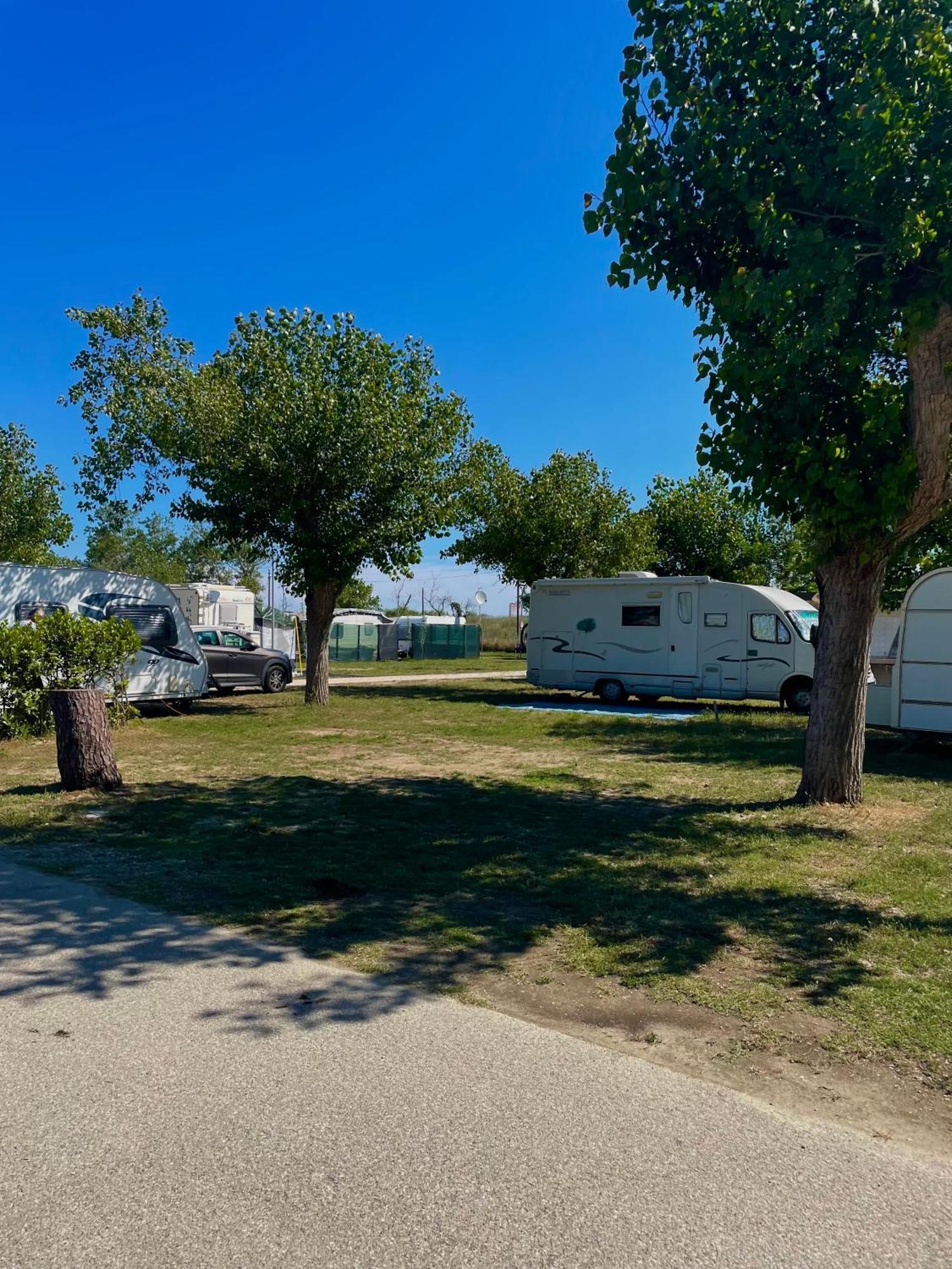 Camping Village ميكيلي المظهر الخارجي الصورة
